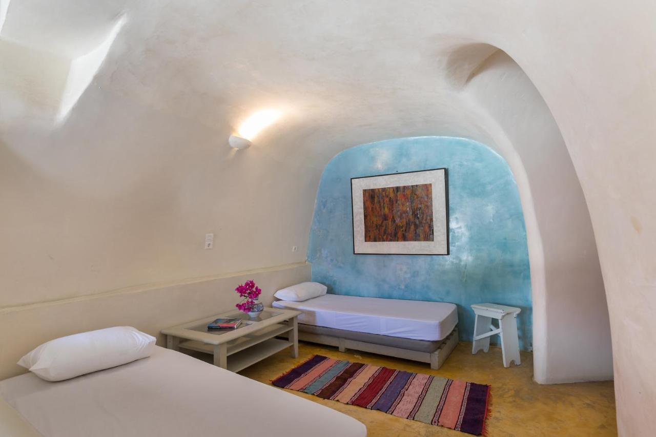 Caveland Hostel Karterados (Santorini)