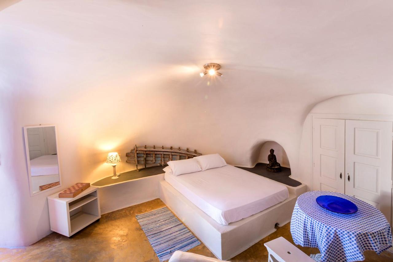 Caveland Hostel *