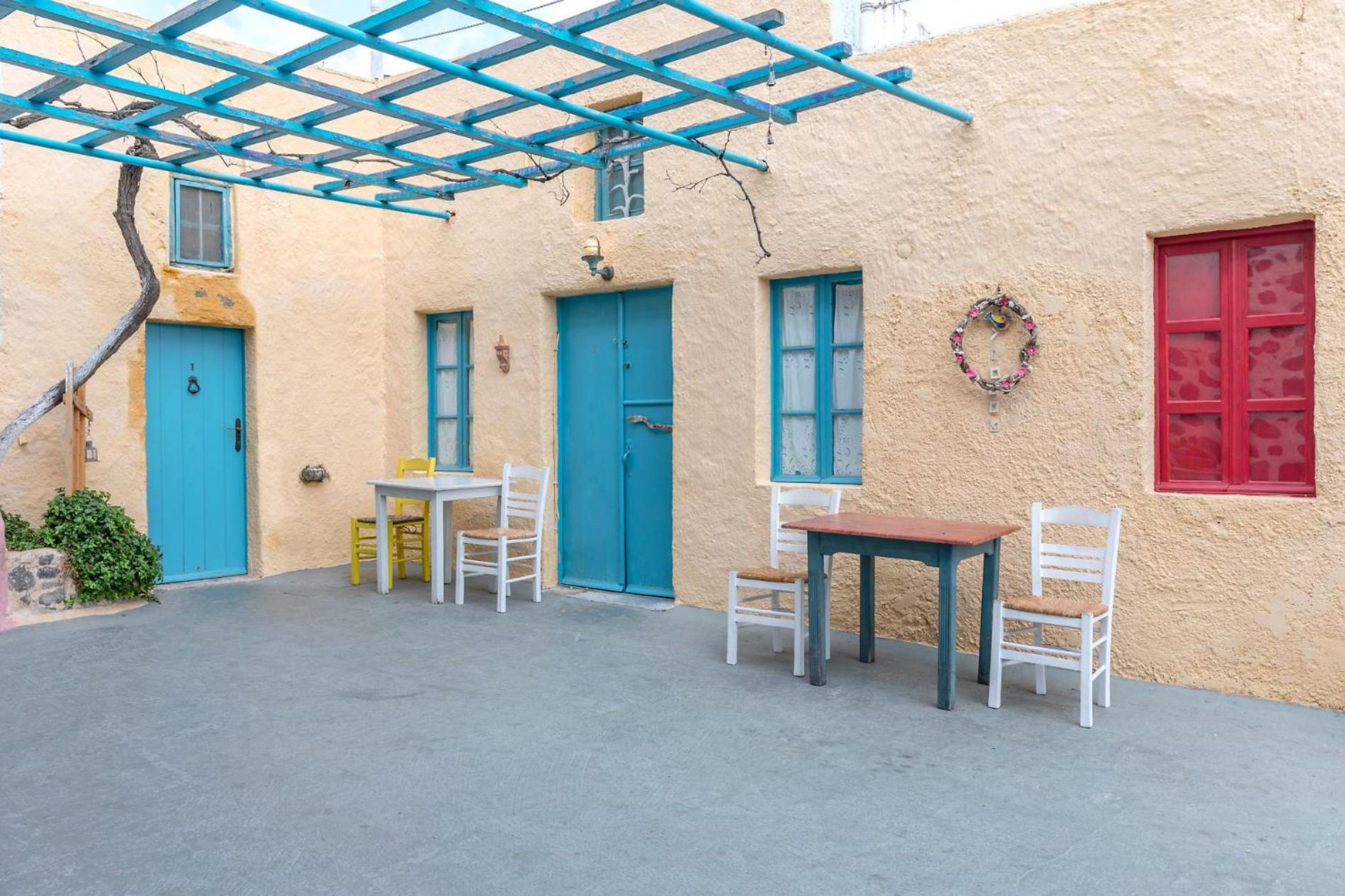Caveland Karterados (Santorini)